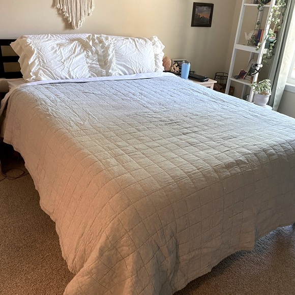 Tahari Bedding Sage Green Tahari Home Queen Quilt Plus 2 Crme